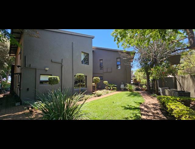 3 BEDROOM FREESTANDING FOR SALE IN CASHAN